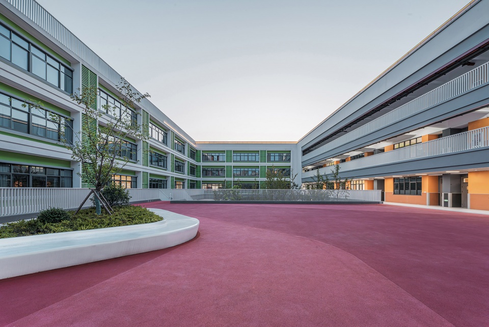 Zhonggongmiao Central Primary School Baofeng Campus by Ningbo Civil Architectural Design Research