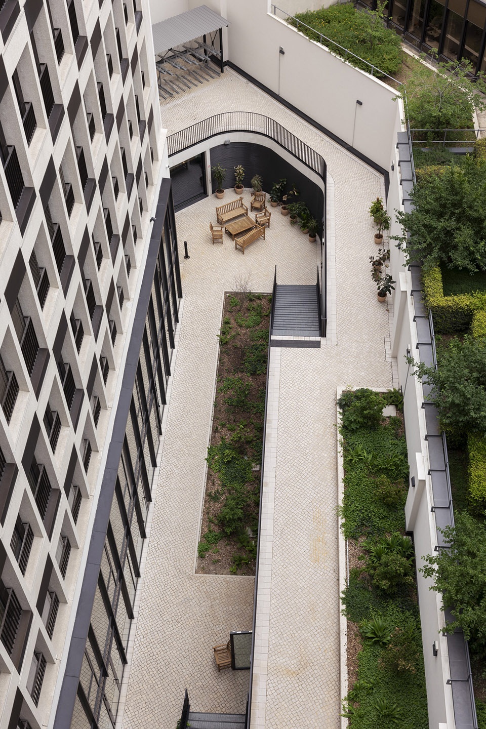 110 metres of renewed facade in Paris by Baumschlager Eberle Architekte