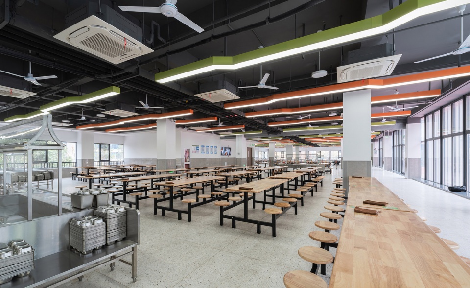 Zhonggongmiao Central Primary School Baofeng Campus by Ningbo Civil Architectural Design Research