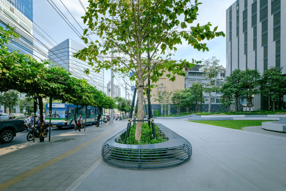 PUNN SMART WORKSPACE Landscape design by REC STUDIO