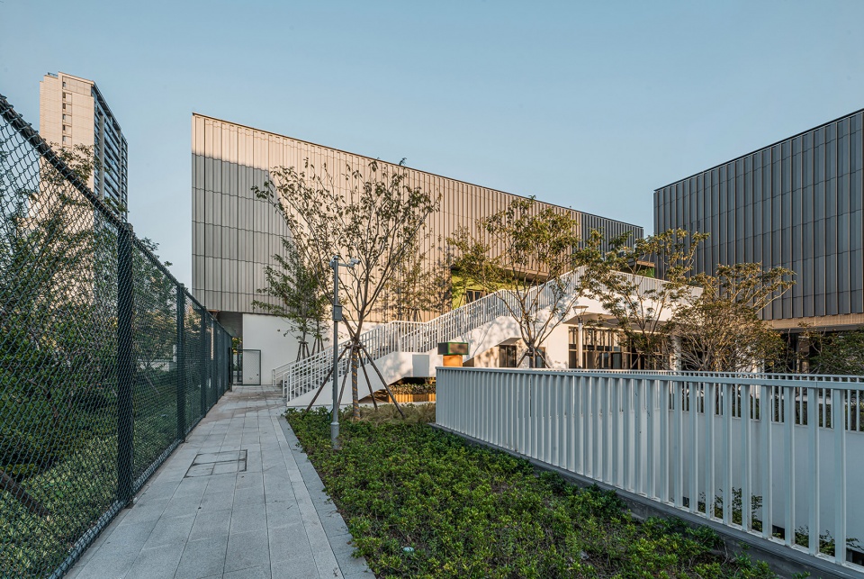 Zhonggongmiao Central Primary School Baofeng Campus by Ningbo Civil Architectural Design Research