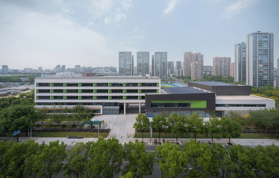 Zhonggongmiao Central Primary School Baofeng Campus by Ningbo Civil Architectural Design Research