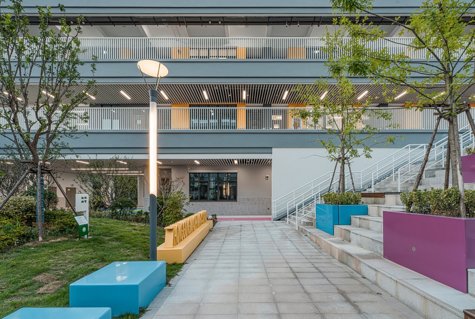 Zhonggongmiao Central Primary School Baofeng Campus by Ningbo Civil Architectural Design Research