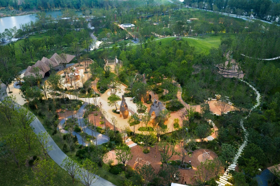 luxe island brave hill land by la group
