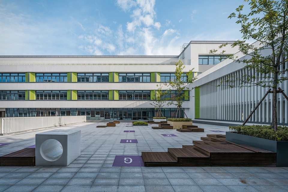 Zhonggongmiao Central Primary School Baofeng Campus by Ningbo Civil Architectural Design Research