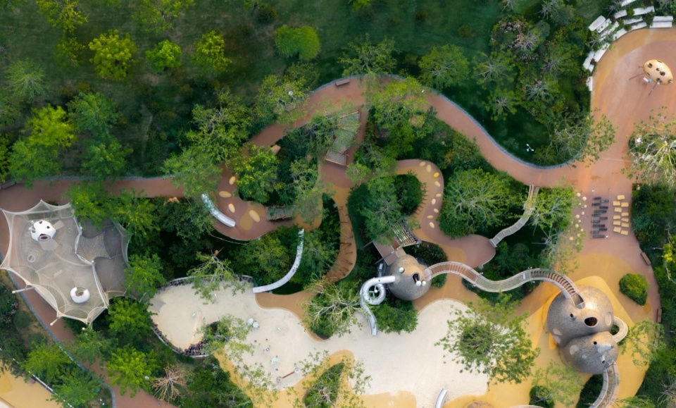 luxe island brave hill land by la group