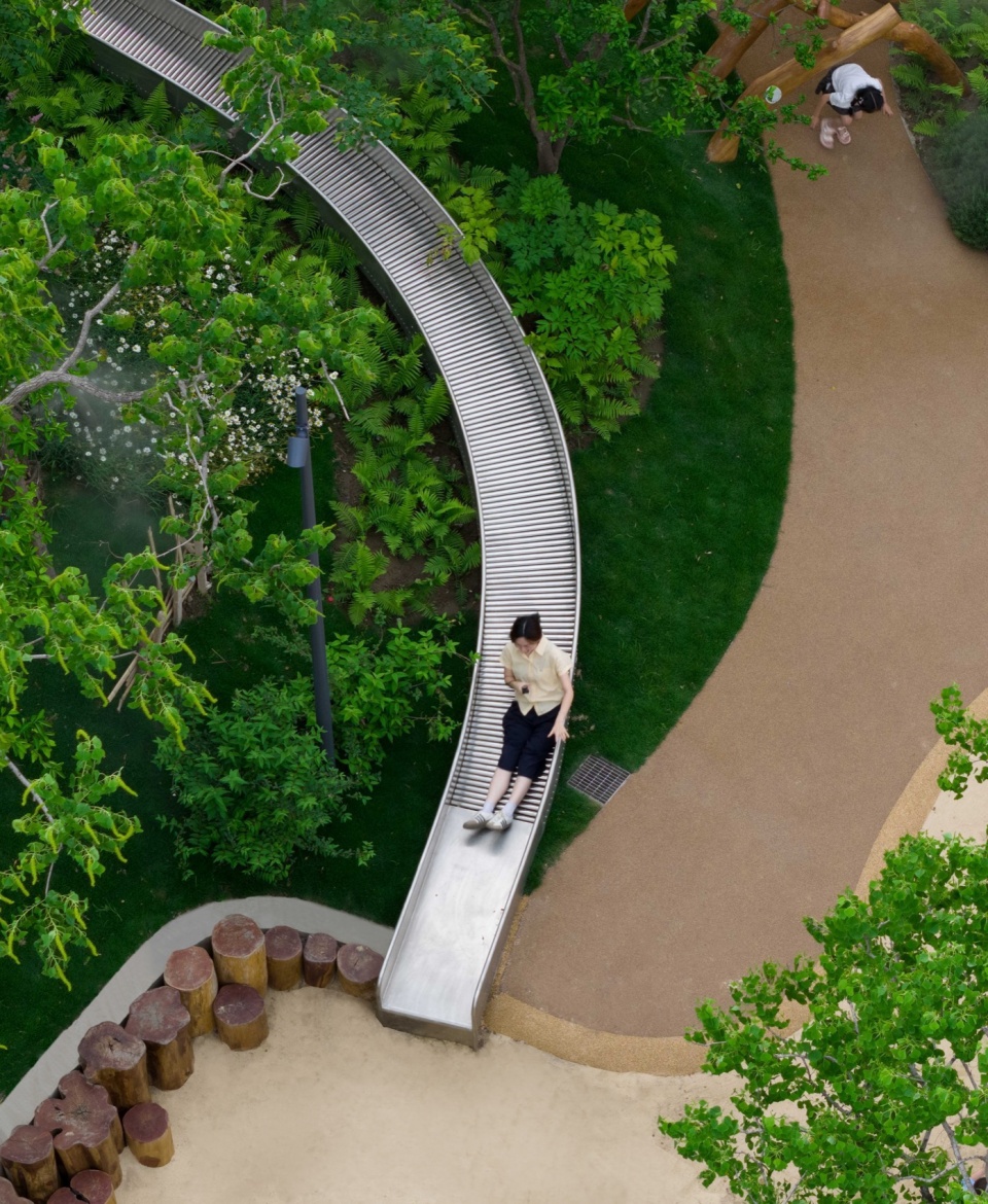 luxe island brave hill land by la group