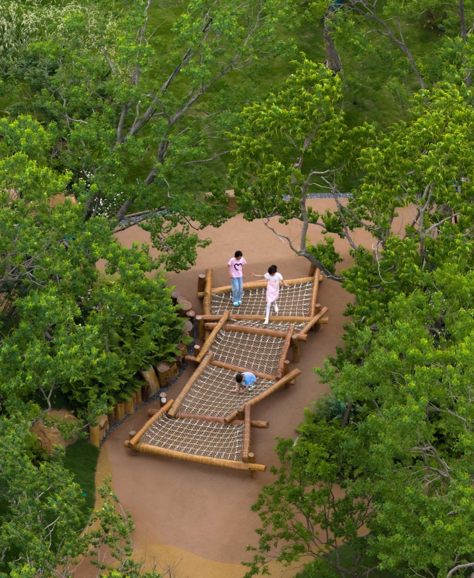 luxe island brave hill land by la group