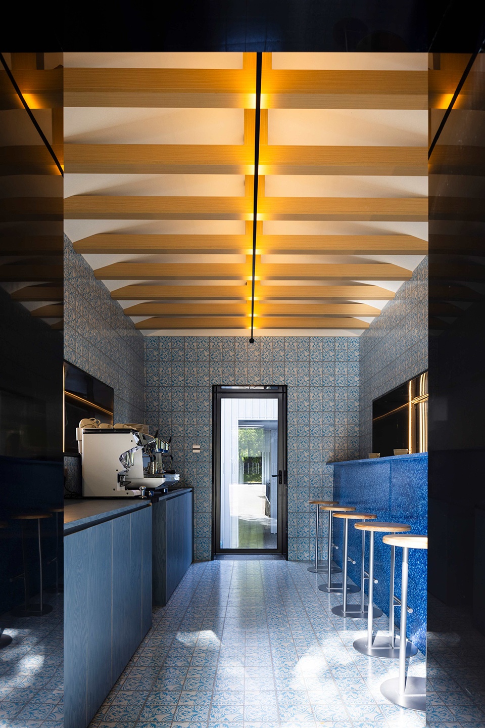 咖啡厅内景Cafe interior© Guowei Liu