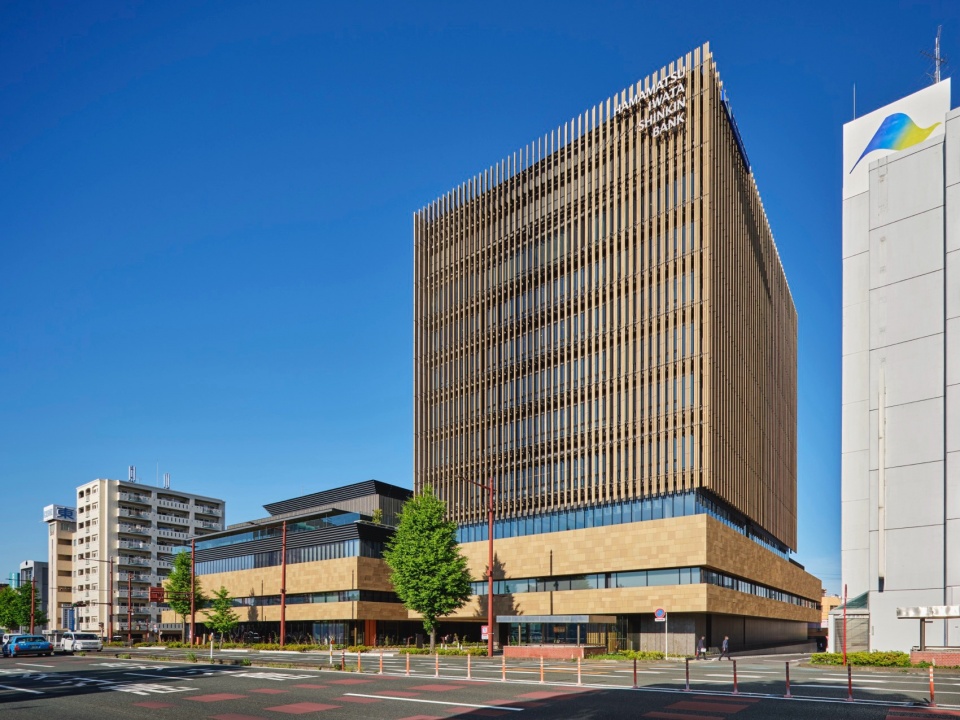 Hamamatsu Iwata Credit Union Head Office and Main Branch by Nikken Sekkei