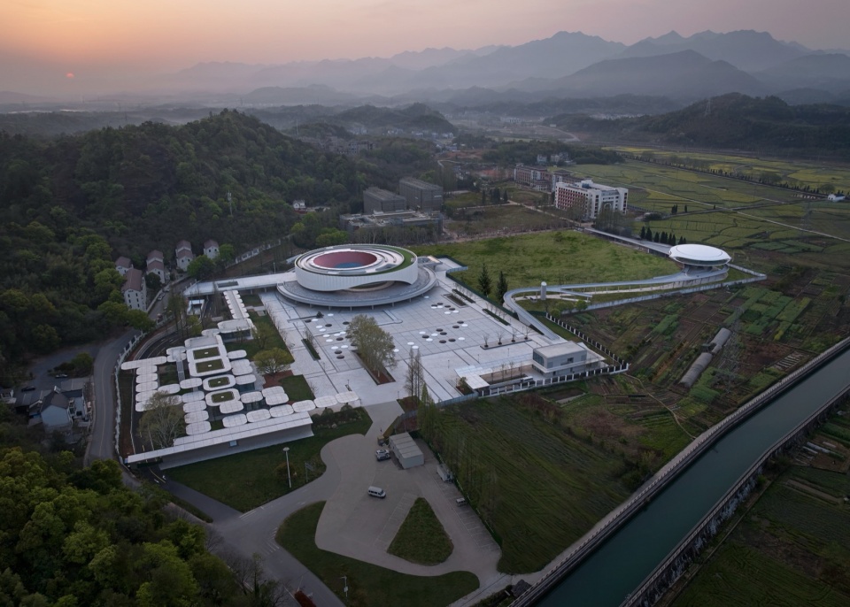 Lanke World Go Culture Exhibition Hall by TJAD