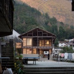 江边的老屋更新，浙江遂昌 / 参照建筑 + 离宅半米
