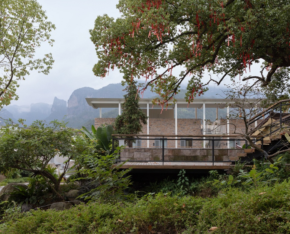 Xianjing Village Qingyi Lodge by HsuDu Architects