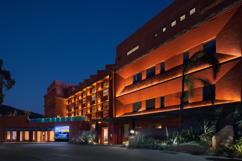 Bersure Museum Sea View Hotel by Fusion Design