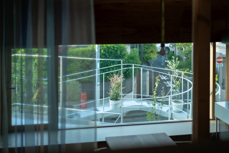 House in Nakano by HOAA