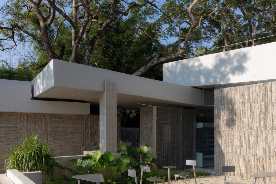 Noon Repose Pavilion by CLAB Architects