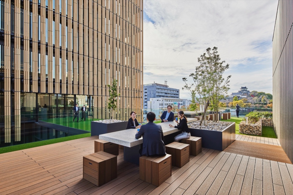 Hamamatsu Iwata Credit Union Head Office and Main Branch by Nikken Sekkei