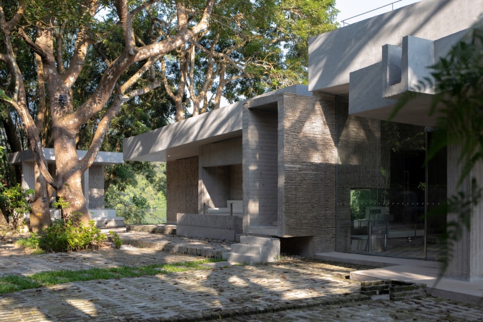 Noon Repose Pavilion by CLAB Architects