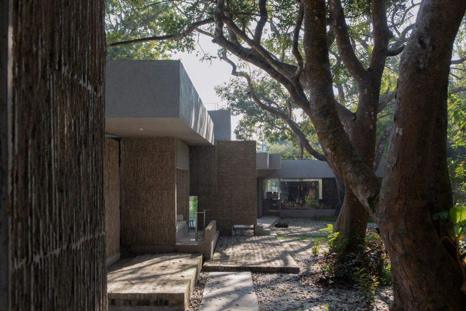Noon Repose Pavilion by CLAB Architects