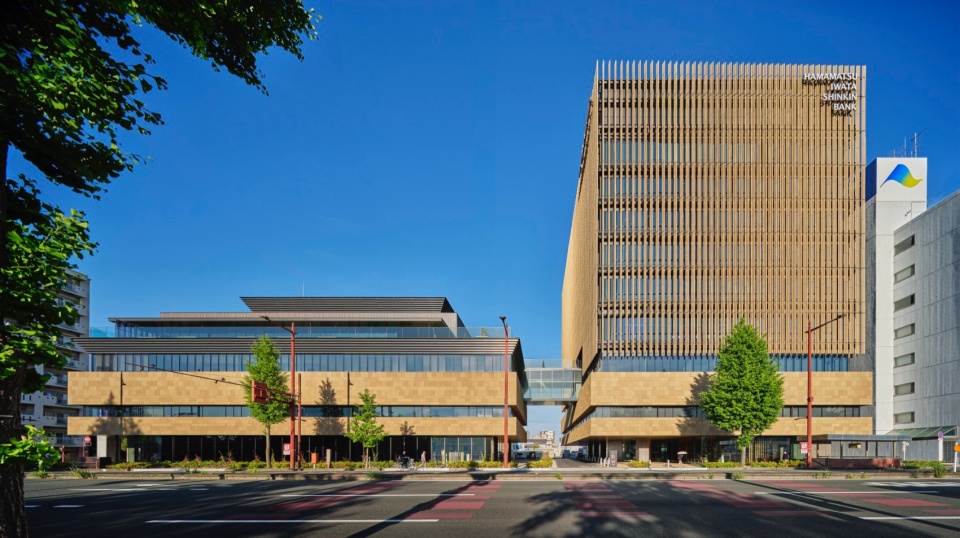 Hamamatsu Iwata Credit Union Head Office and Main Branch by Nikken Sekkei