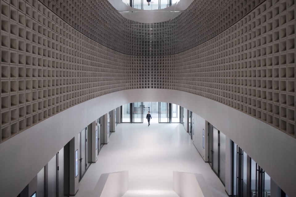 Langjiu Group Quality Research Institute by TEKTONN ARCHITECTS