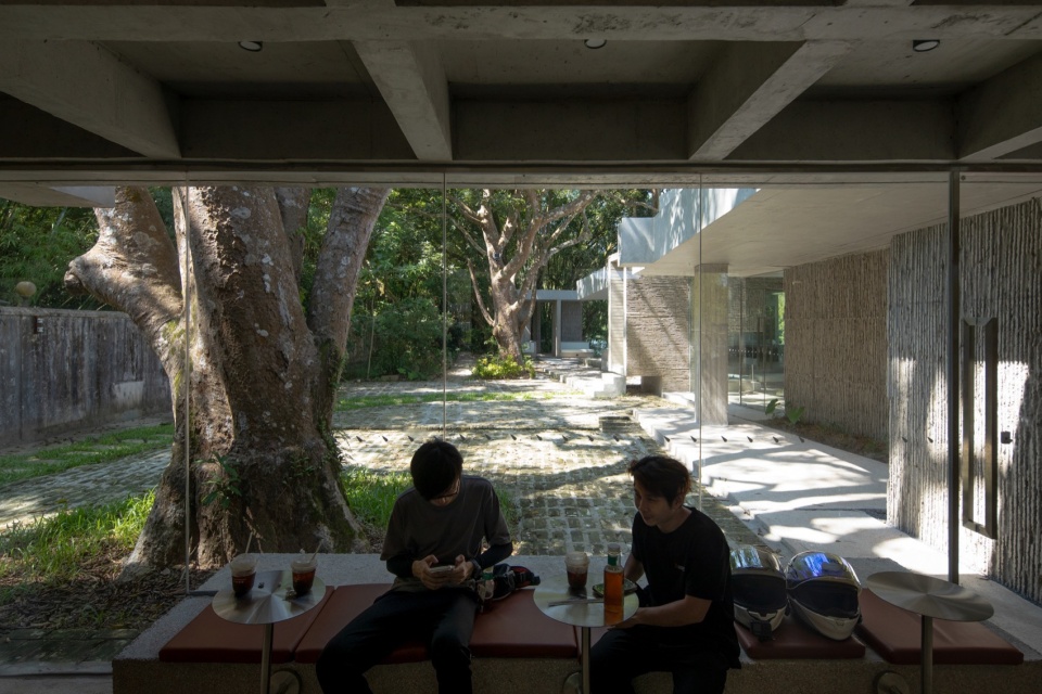 Noon Repose Pavilion by CLAB Architects