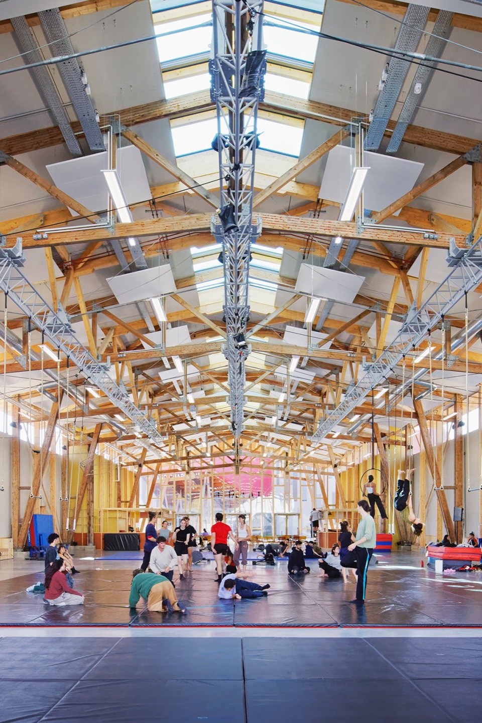 Restructuring and Extension of the Académie Fratellini by Atelier du Pont