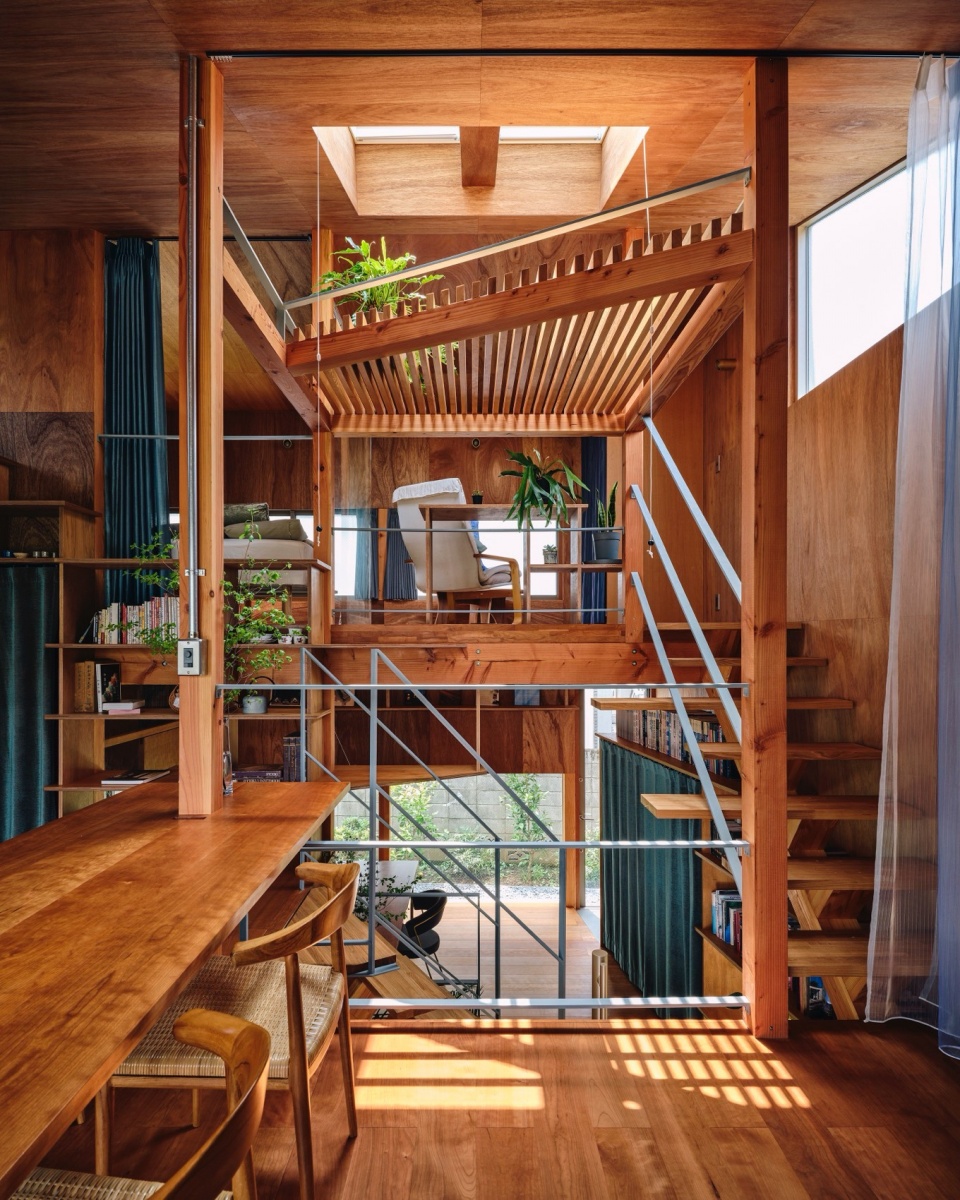House in Nakano by HOAA