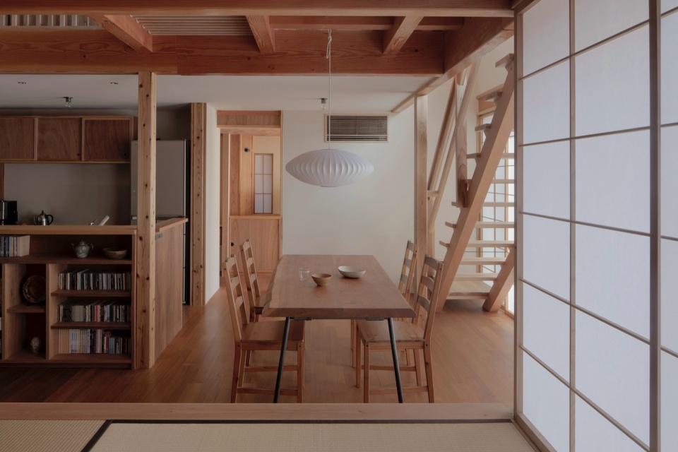 House in Saidera by Akio Isshiki Architects
