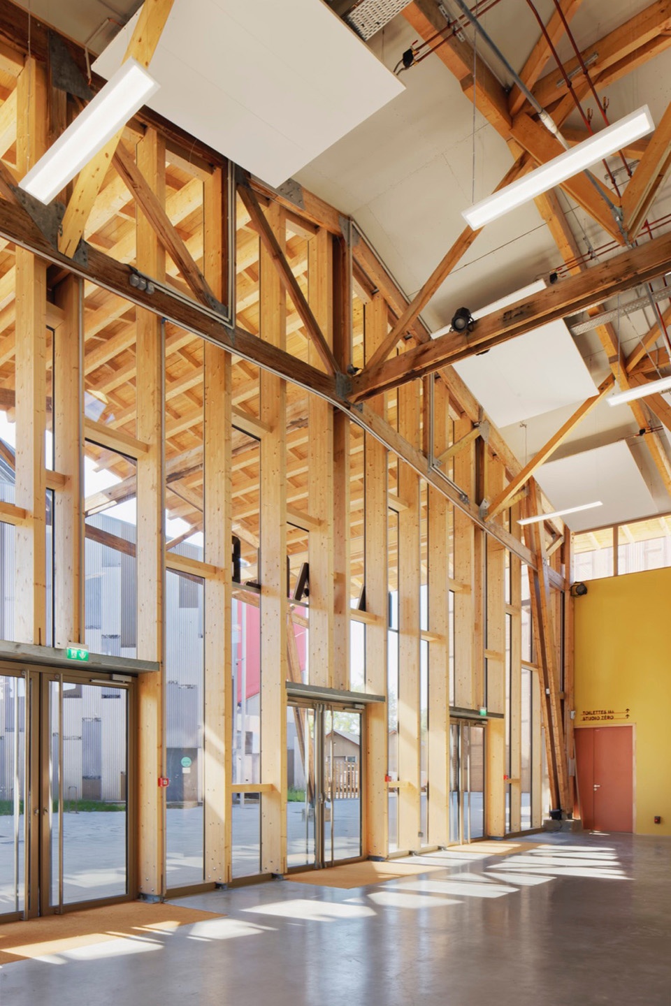 Restructuring and Extension of the Académie Fratellini by Atelier du Pont