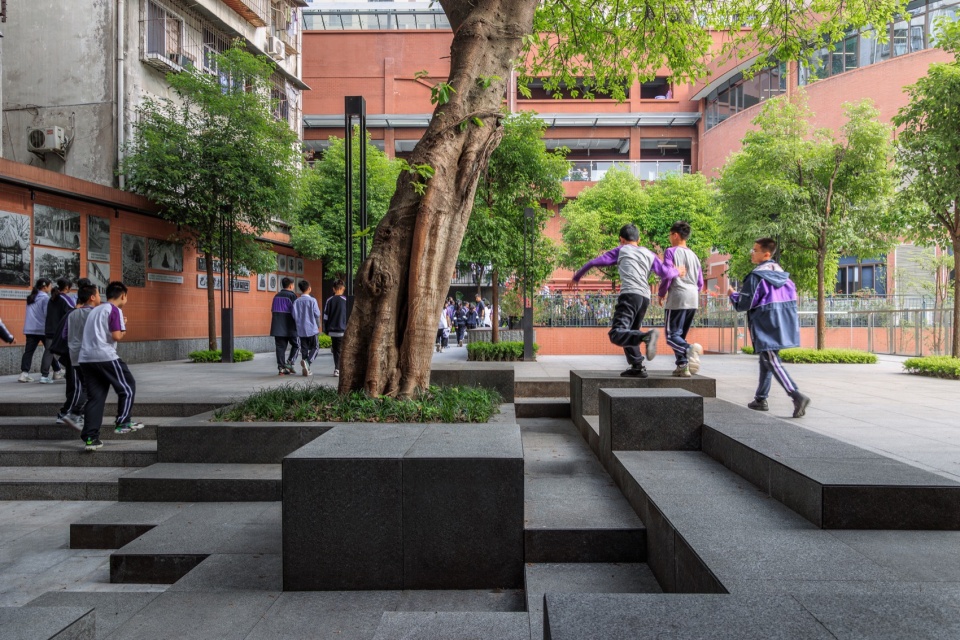 landscape transformation of zhangjiagarden campus bashu secondary school by aofan design