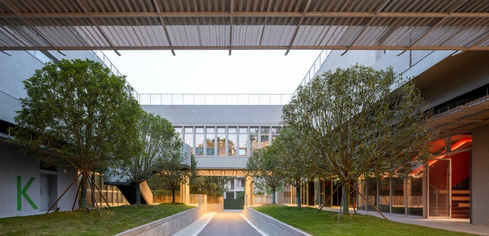 Mogan Yujie 7Hills Yard Hillstation Brand Center by ConCom Studio