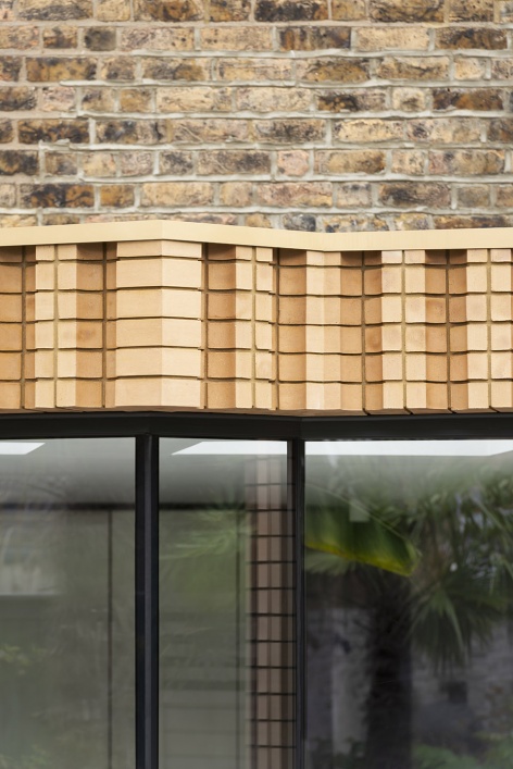 W house by Bureau de Change