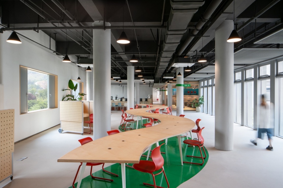 Mogan Yujie 7Hills Yard Hillstation Brand Center by ConCom Studio