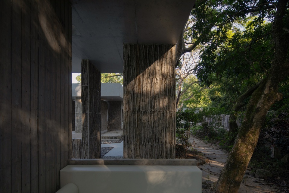 Noon Repose Pavilion by CLAB Architects