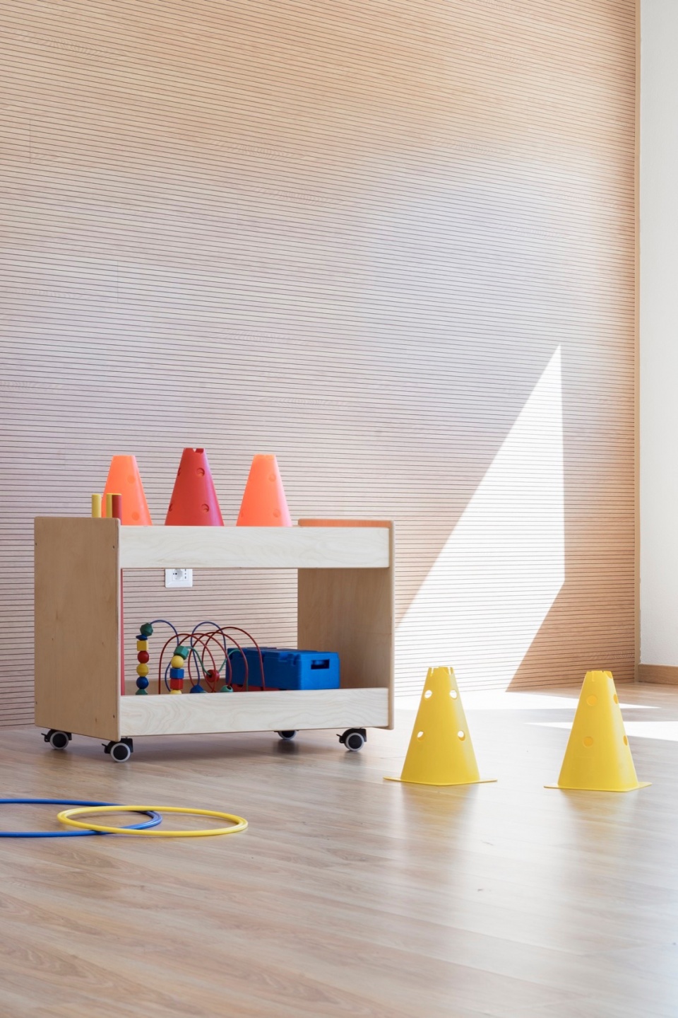 kindergarten multipurpose room by alessandro matta architettura
