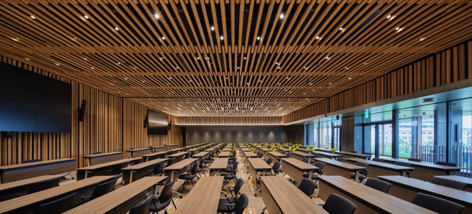 Hamamatsu Iwata Credit Union Head Office and Main Branch by Nikken Sekkei