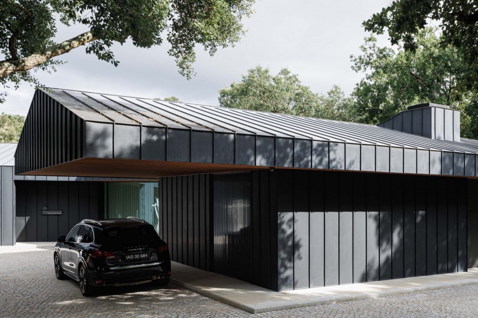 CC House by Quinta dos Carvalhos