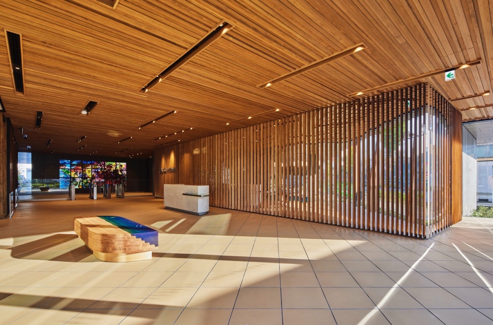 Hamamatsu Iwata Credit Union Head Office and Main Branch by Nikken Sekkei