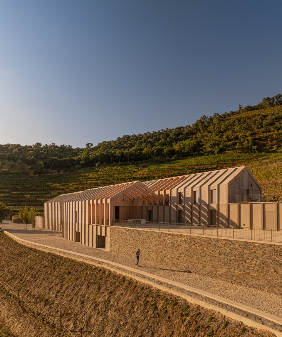 Quinta de Adorigo Winery Atelier Sergio Rebelo