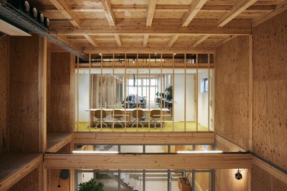 Uchida Shoten New Head Office by Schemata Architects