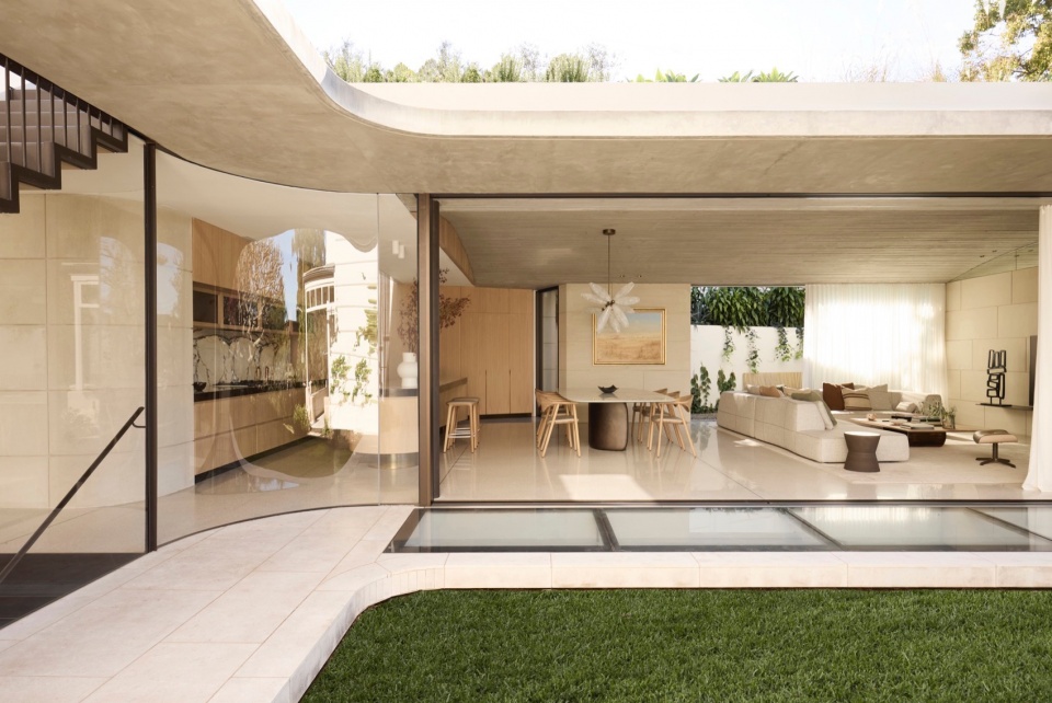 Hidden Home by Luigi Rosselli Architects