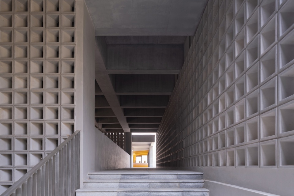 Langjiu Group Quality Research Institute by TEKTONN ARCHITECTS
