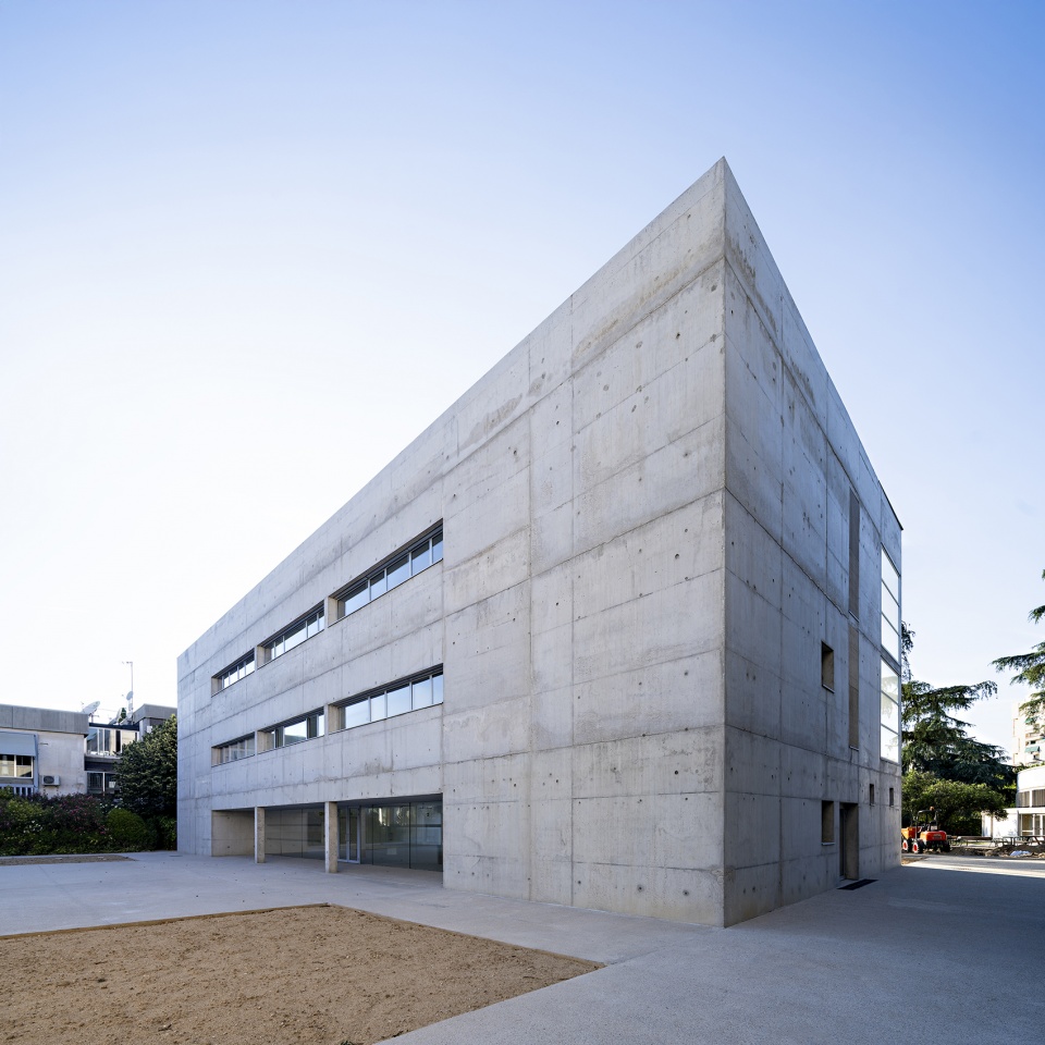 Library of the French Lycée IN MADRID