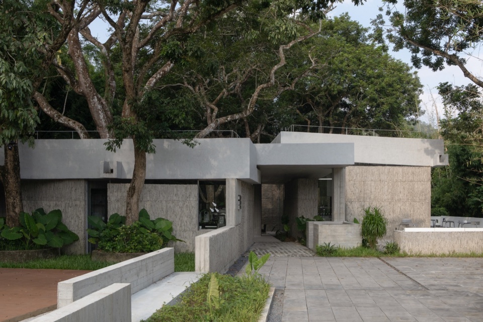 Noon Repose Pavilion by CLAB Architects