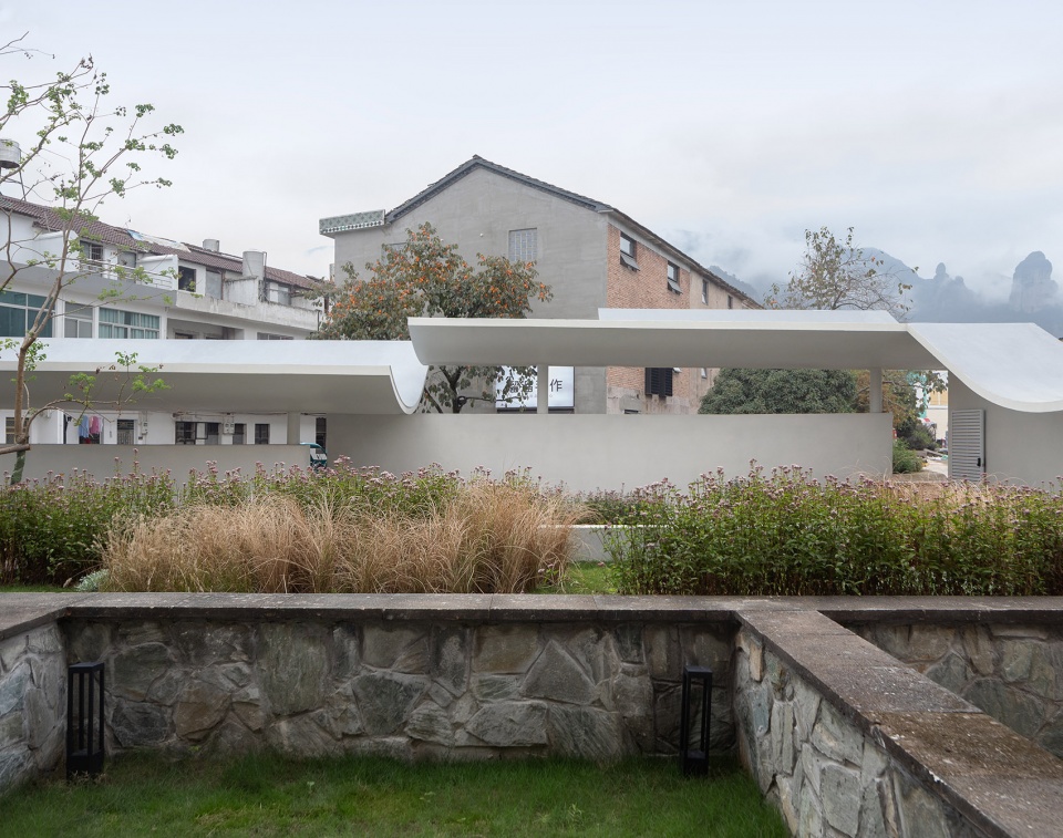 Xianjing Village Qingyi Lodge by HsuDu Architects