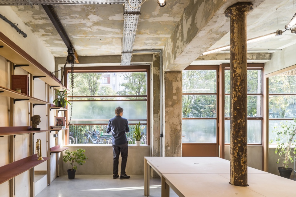 offices in former workshops by nicola spinetto architectes