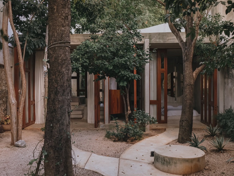 Casa Soskil by Ludwig Godefroy architect