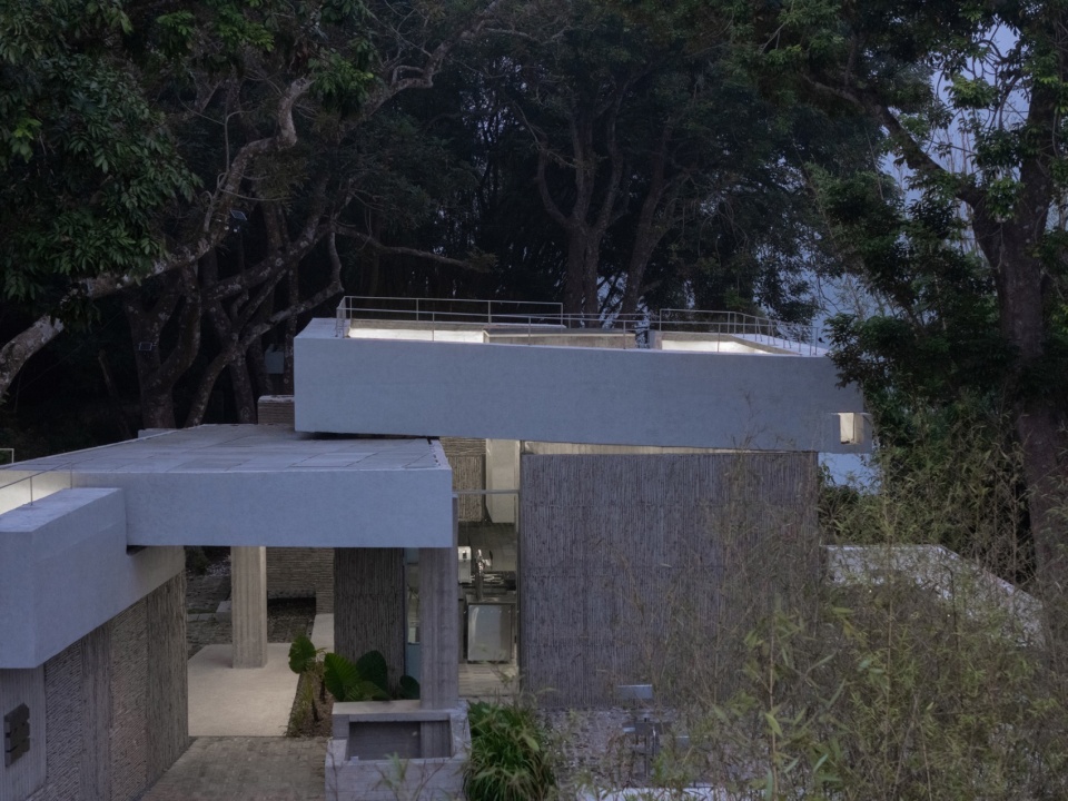 Noon Repose Pavilion by CLAB Architects