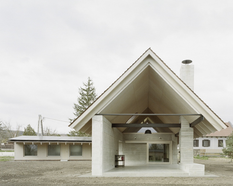 House and Beeyard by OKKA Architects